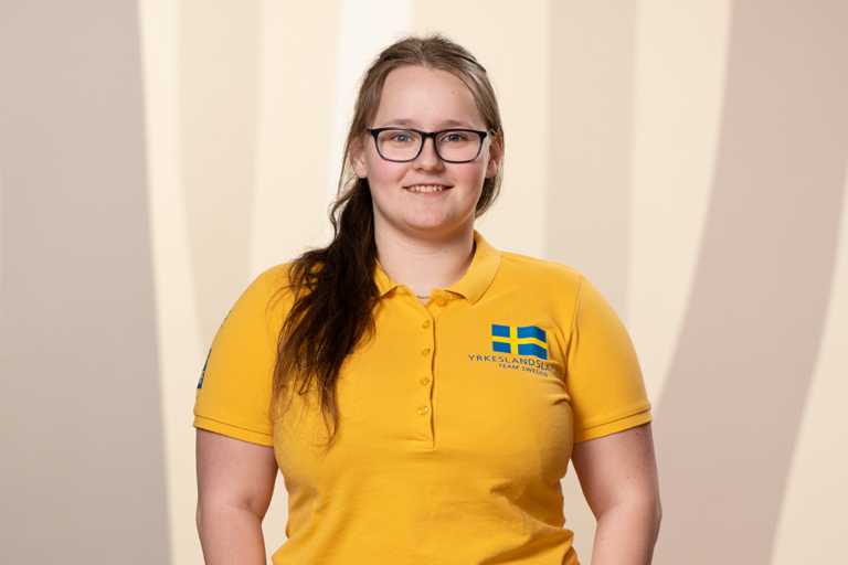 Ella Lundvall som tävlar i butikskommunikation - visual merchanidising