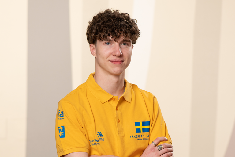 Sam Huss Bailey tävlar i guldsmideri