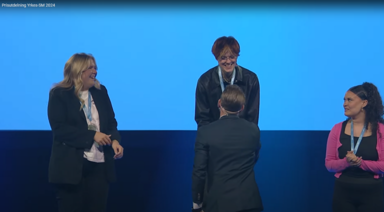 Lyckliga frisörer på prispallen på Yrkes-SM 2024