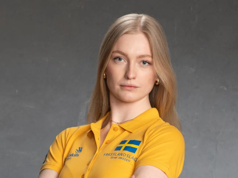Tävlande Fanny Söderberg tävlar i Yrkeslandslaget i Entreprenörskap på Yrkes-EM 2025